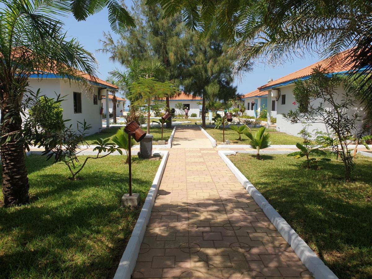 Djembe Beach Resort Kololi Exterior foto